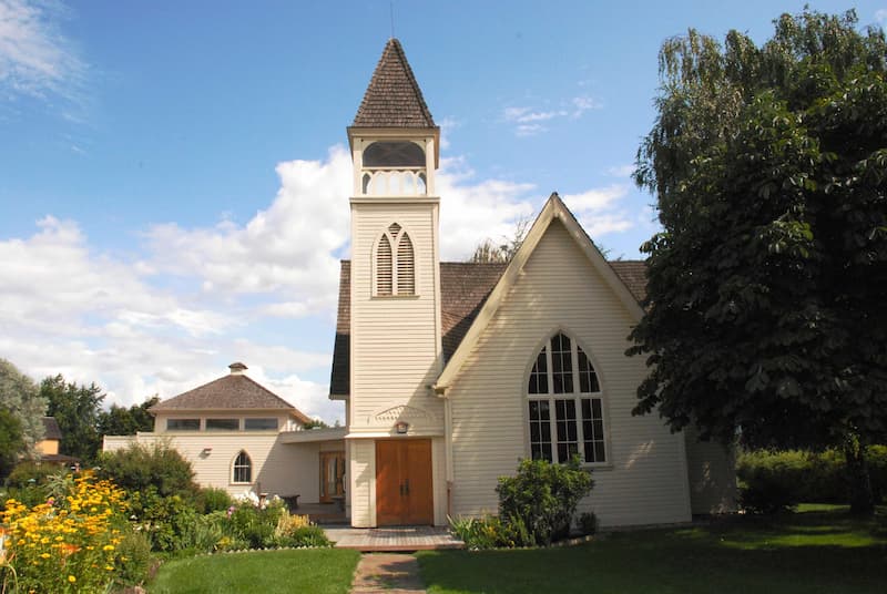 Benvoulin comingoutofchurch 1